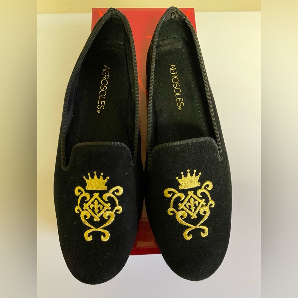 AEROSOLES Black and Gold Embroidered Loafers